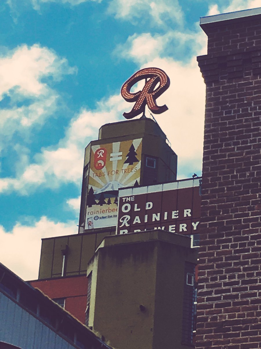 scordell70's tweet photo. #Seattle #brewery See we do get ☀️ https://t.co/PZXvjPaI1E
