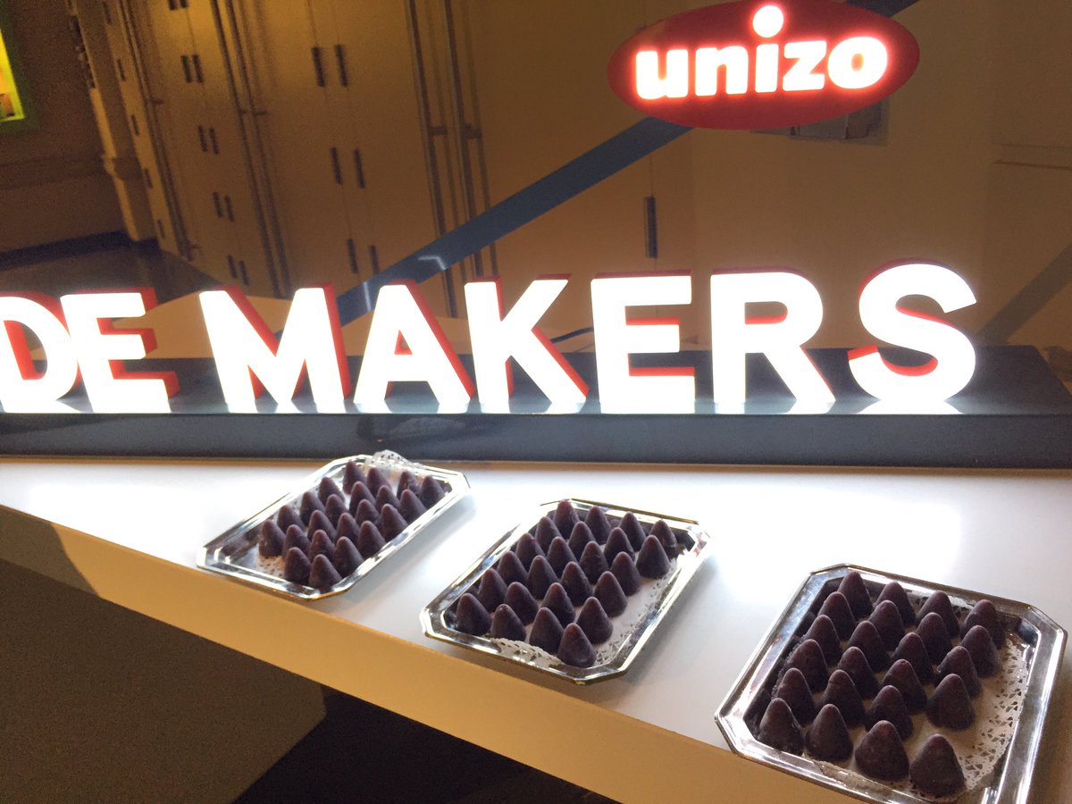 Sven_Seven's tweet photo. Alle Neuzen in dezelfde richting: UP!
#unizo #makerconference #startup #makers #entrepreneur https://t.co/bxPYB1Lsps