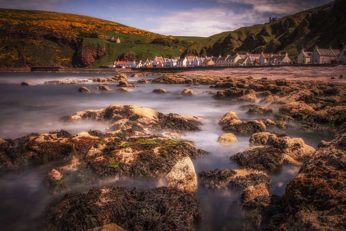 VisitScotland's tweet photo. The small village of Pennan located in #Aberdeenshire looking very picturesque ❤ 📷 FB/BCKloon Photography https://t.co/iO5RofG0el