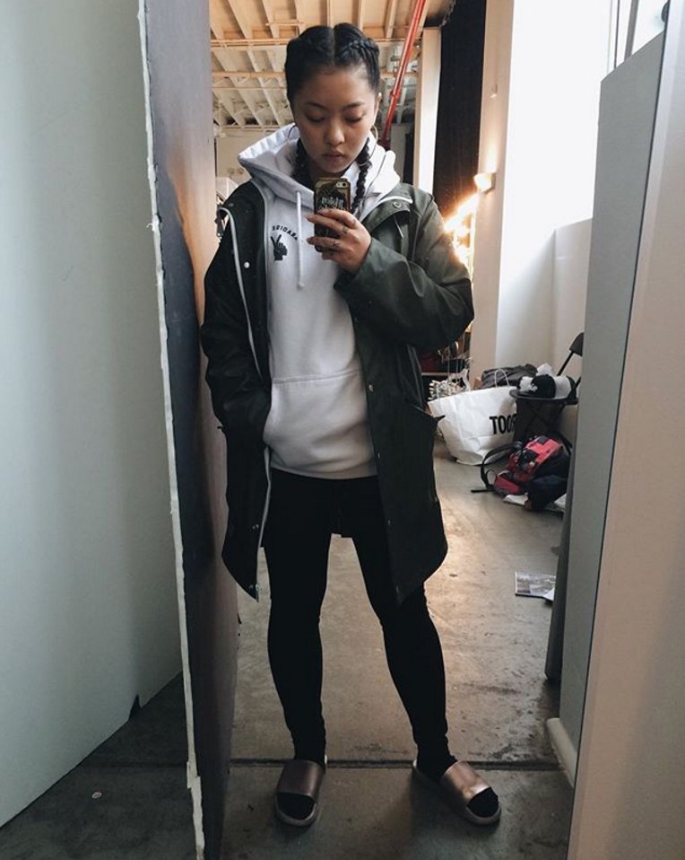 RootStudios's tweet photo. Cozy vibes on set. #ROOTselfie by @ennischung https://t.co/hFMJH0fhzi