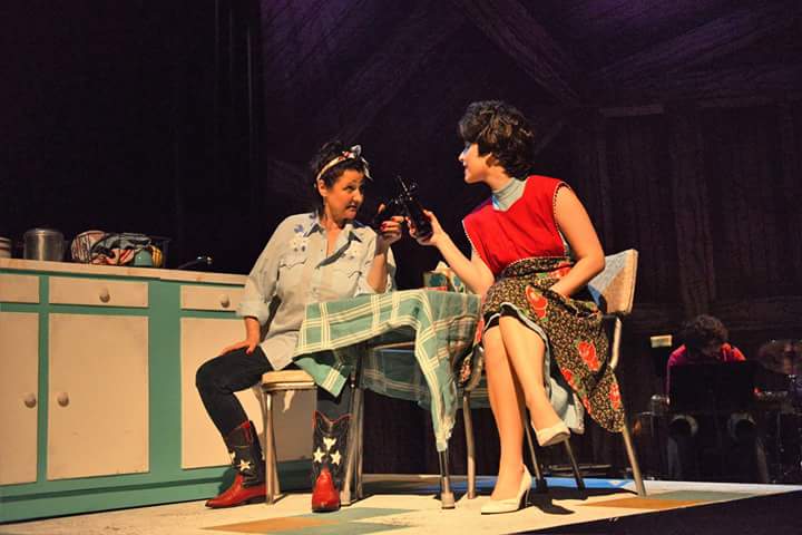 InterlakesTh's tweet photo. Such a fun and hilarious show! Come and enjoy!  #ilstalwayspatsycline #summerstock #summertheatre #broadway https://t.co/9AJTUyIvK2