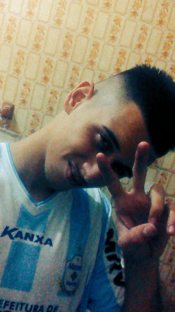 9_cavalcanti's tweet photo. Sorriso no rosto e a maldade na mente .. ✌🐺🎈😎 https://t.co/ZU7EJFo0yl