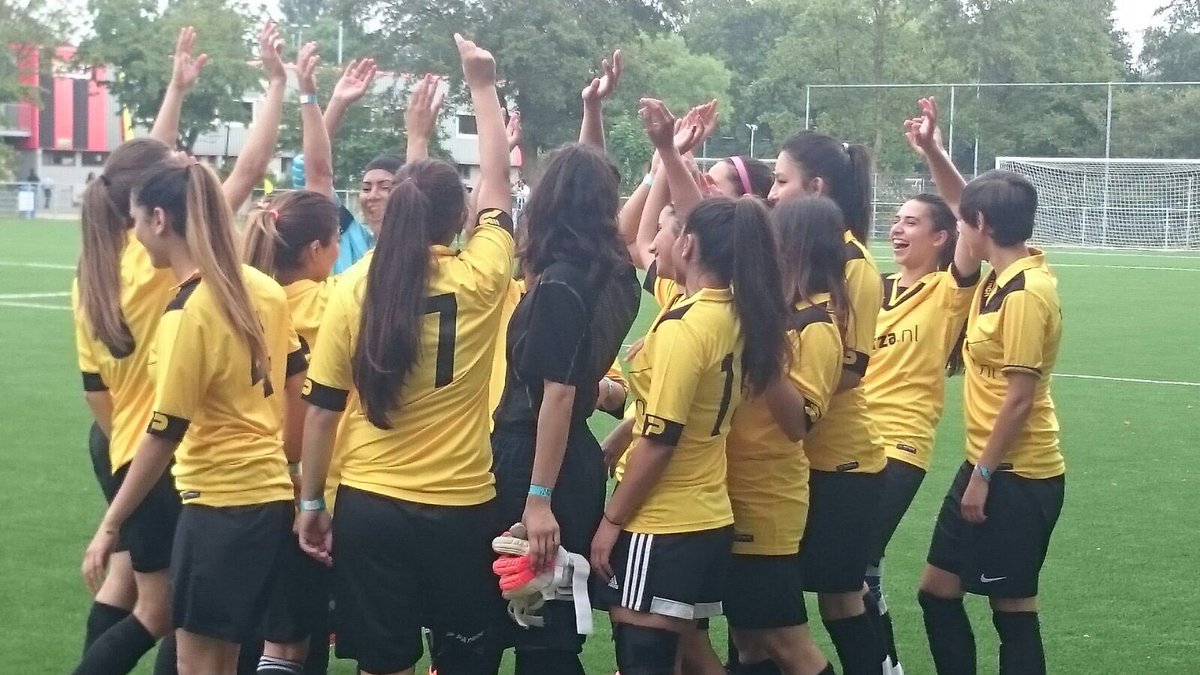 Kelly_Lindsey1's tweet photo. Follow our journey of building @AfghanistanWnt w/ a recap of our recent trip to Amsterdam!
https://t.co/qf30iN0BaU https://t.co/rL645xbbt2