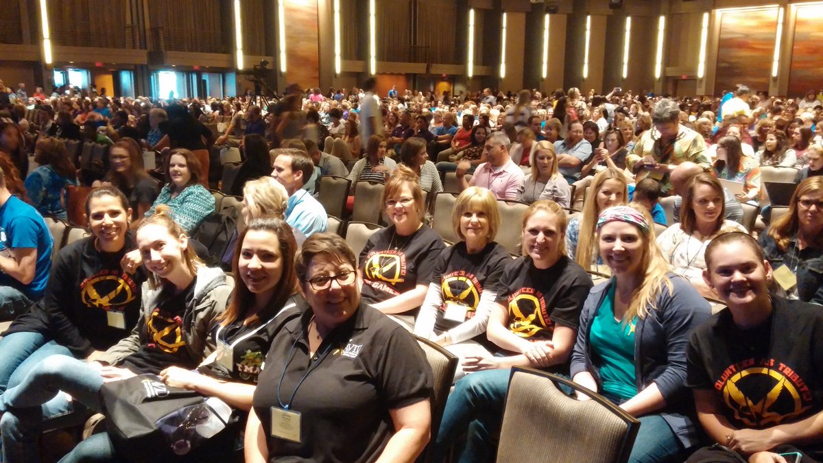 MrsHoehne's tweet photo. I volunteer as tribute! #HarmonAVID #AVIDSI2016 https://t.co/KxuwnFRUgx
