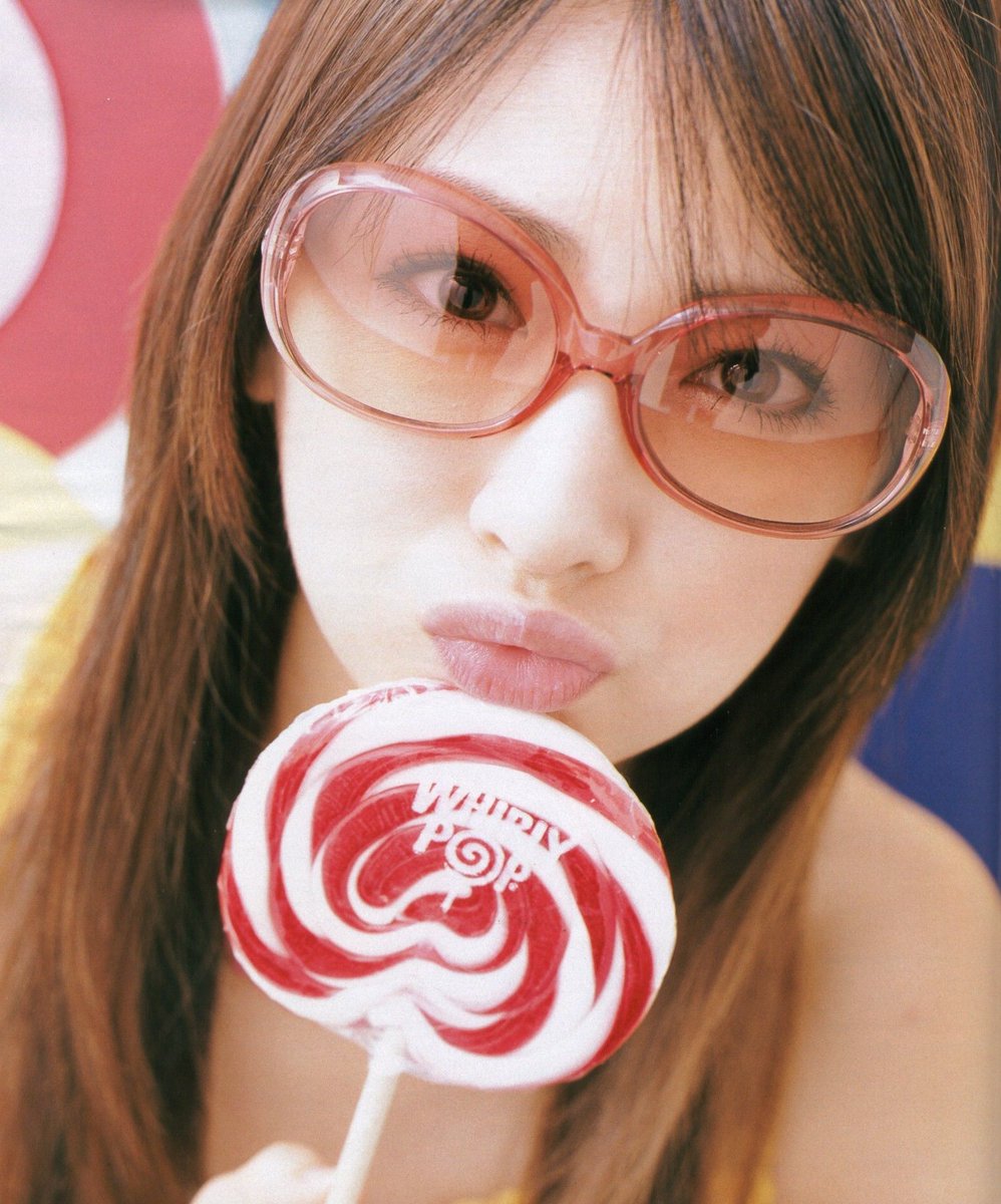 K Shige Co Ltd Com 美人だと思う人を挙げる きんようび Top3 No 1 北川景子 No 2 吉高由里子 今日は Ufoの日 なので No 3は No 3 にゃんにゃん仮面 わんわん仮面 ｗ T Co Frbhncbhku Twitter