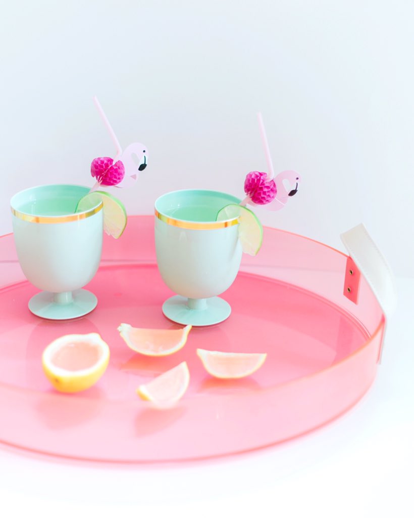 peytonaf's tweet photo. Summer vibes with the cutest pink lemonade Jell-O shots! Recipe via @abeautifulmess 🍋 https://t.co/m9783pNcSb