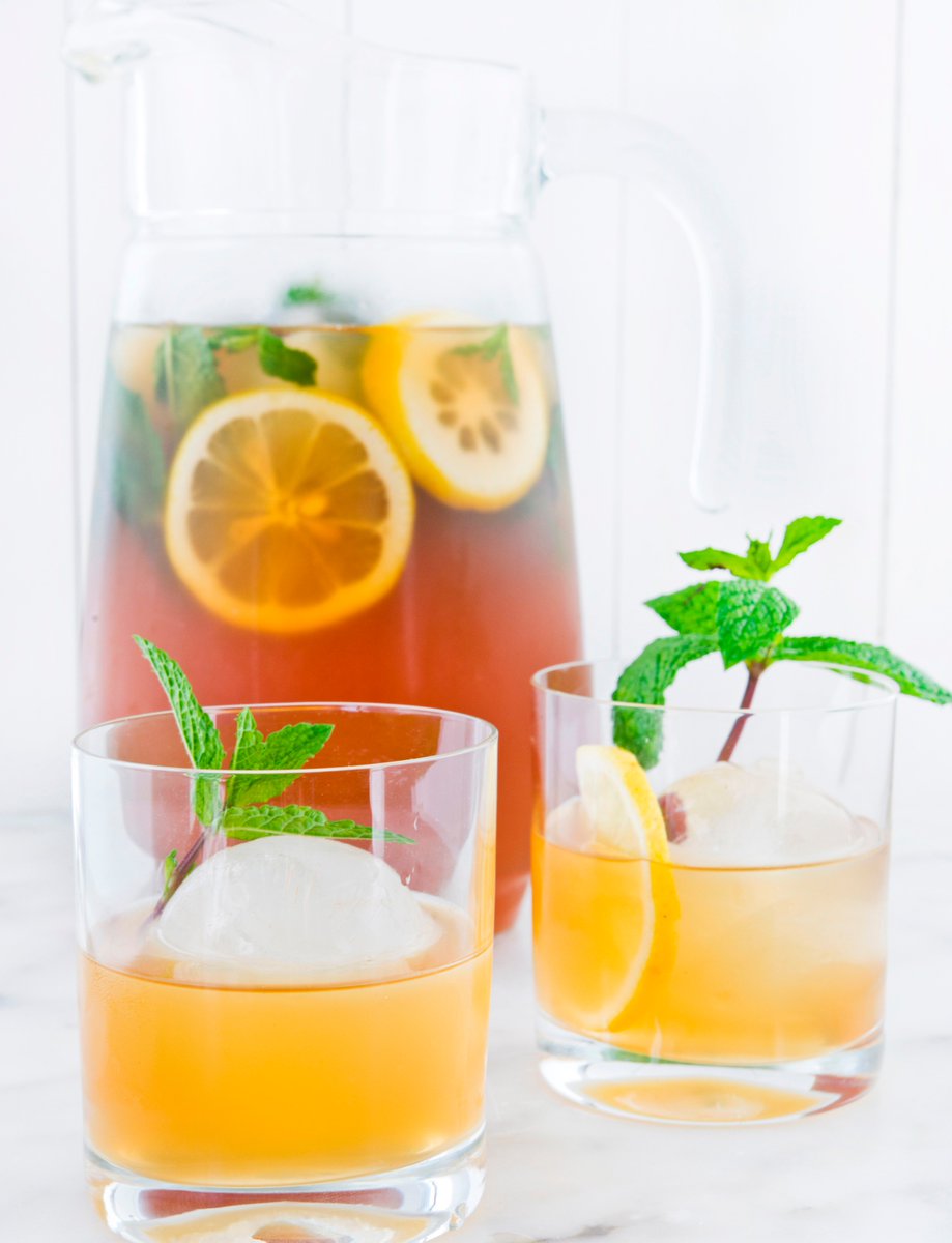 bit.ly/28OlOZI Ces #glaçons sphériques fondent plus lentement et ne dilueront pas votre #drink aussi vite!