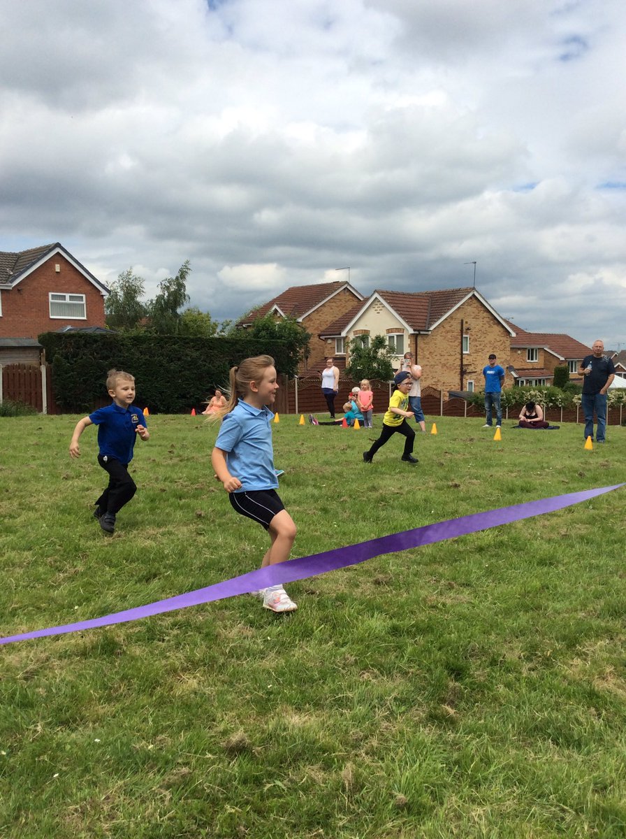 Yellow team fun at afternoon sports day 🏅