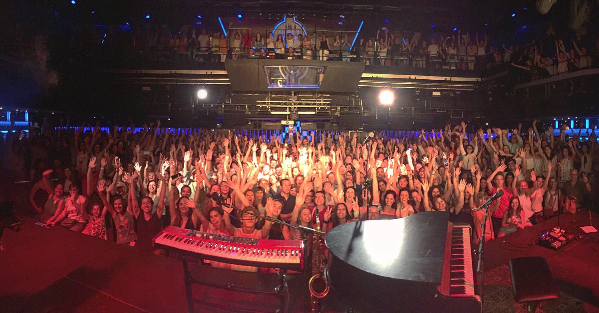 MattSimons's tweet photo. Madrid, that was an overwhelming amount of fun. Te amo y hasta pronto!! ❤️❤️🎉🇪🇸 https://t.co/CpdxIfPdHN