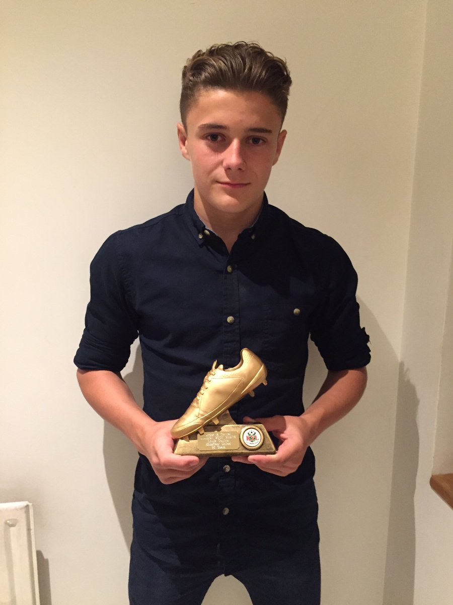 mickycollins10's tweet photo. Louis with his golden boot from @KentYouthLeague awards tonight. Good to see some old friends. https://t.co/mmdPPvd82J
