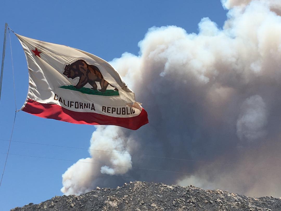 CALFIRESANDIEGO's tweet photo. #BorderFire An increase in smoke may be visible as a result of a control burn that firefighters are conducting. https://t.co/0N21G6M9cd