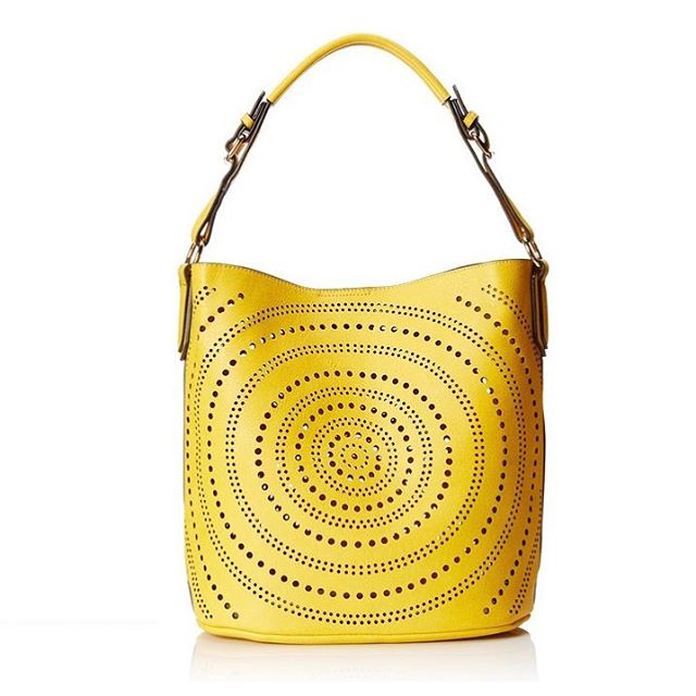 _MGCollection's tweet photo. Wherever you go, bring some sunshine along with this yellow tote. #sunnyday #handbaglove https://t.co/dCiL3MsZhG https://t.co/JrTPUcFDdJ