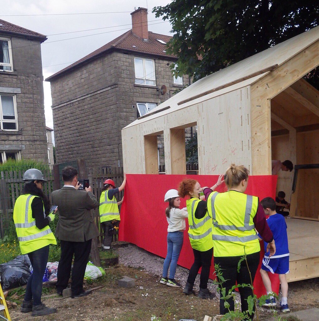 ESALADalmarnock's tweet photo. It's (nearly) a wrap! Students + kids unfurling wonderful *RED* #WraptiteSA membrane
Thanx2 Mark frm @proctorgroup ! https://t.co/TGutIvyWIS