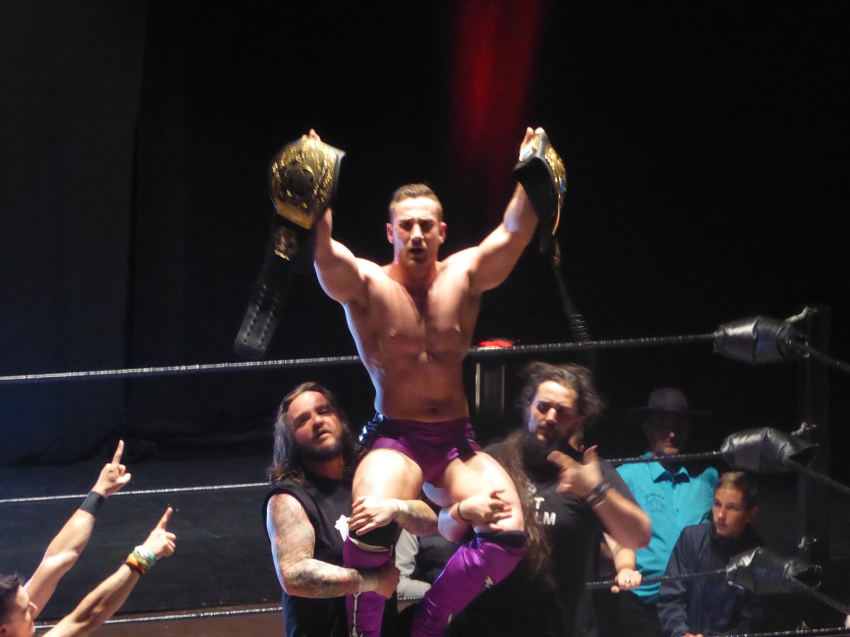 Thais_Celine's tweet image. Tous avec #ClementPetiotCWC #CWC @WWE_CWC 
#CatchRAW @TristanArcher @WWE