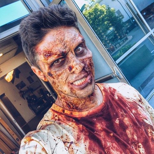 m_magazine's tweet photo. That time @jakemiller became a zombie though. 😳 🙈 >> https://t.co/JSzPkq6QkI https://t.co/1RaNisMC2s