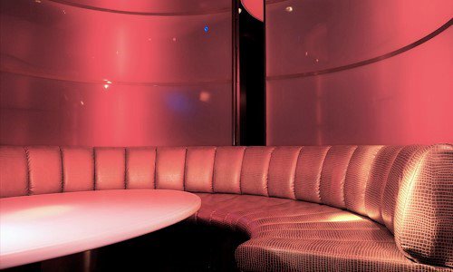 Happy #NationalPinkDay from <a href="/chacur/">Bernardo Chacur</a>! #interiordesign #nightclub