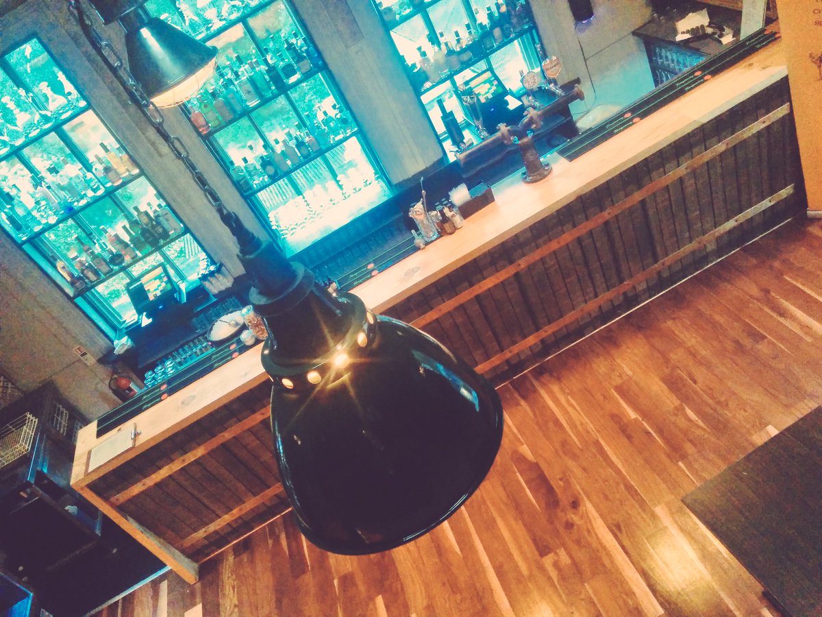 Belfasttimes's tweet photo. Our #BBeats reviewer @brittanybreslin visited the relaunched #vintagerooms @ThePloughInn_ tonight. #foodie https://t.co/XiwXXDECBV