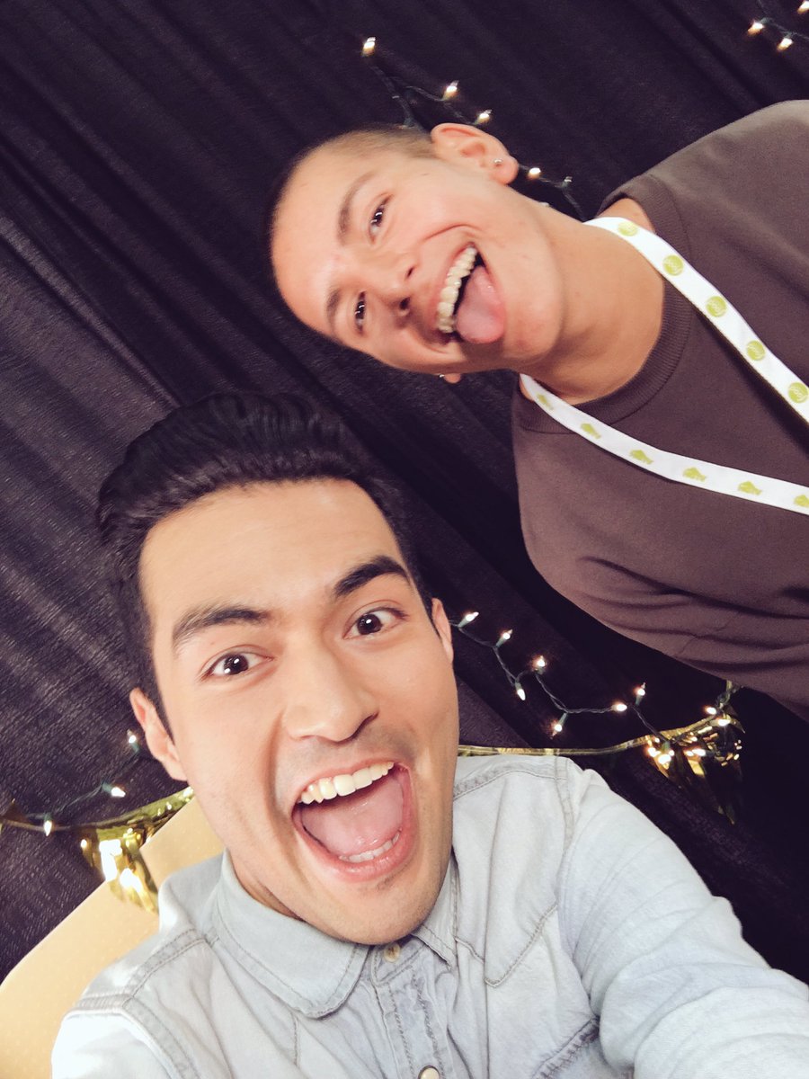 DDirecto's tweet image. Guess who's excited for new  @lindsaylohan music? @LOHANTHONY!! DUH. #YoureBasic #vidcon
