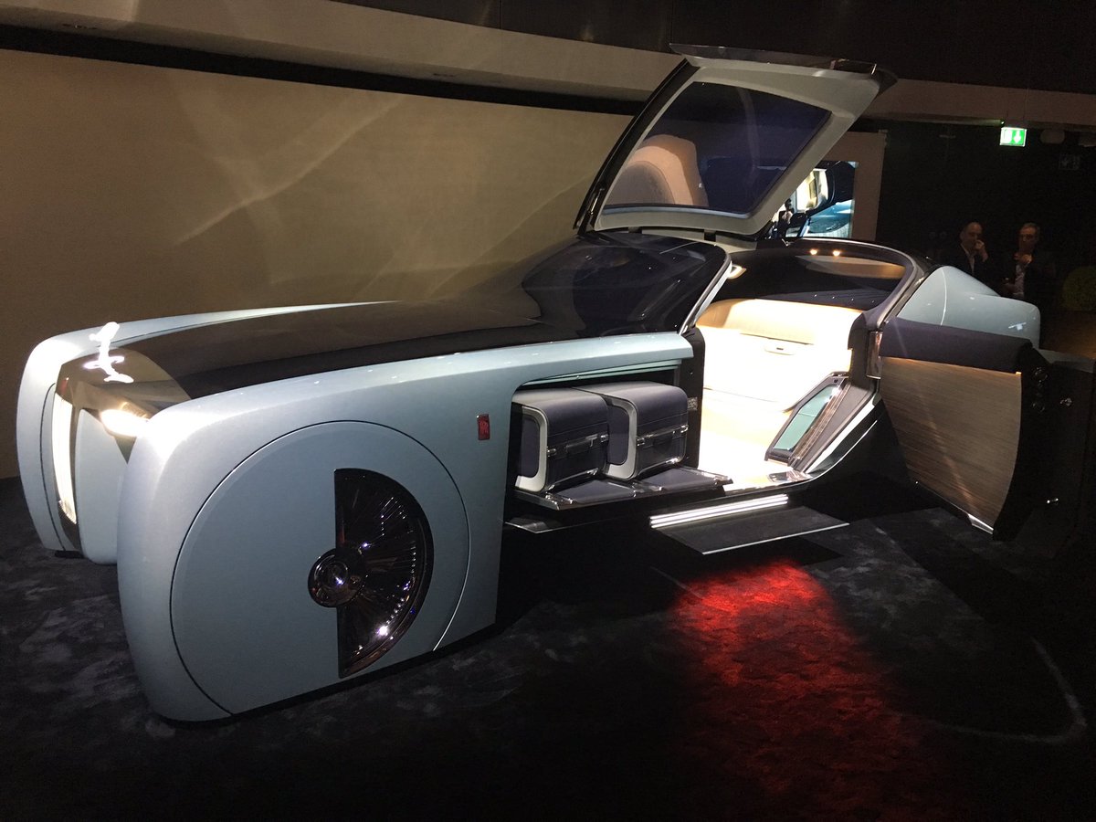 fattim's tweet photo. Got up close and personal with 3 of the 4 vehicles in #BMW's vision #Next100 tonight. #AnyM https://t.co/PFl6DvOTeF