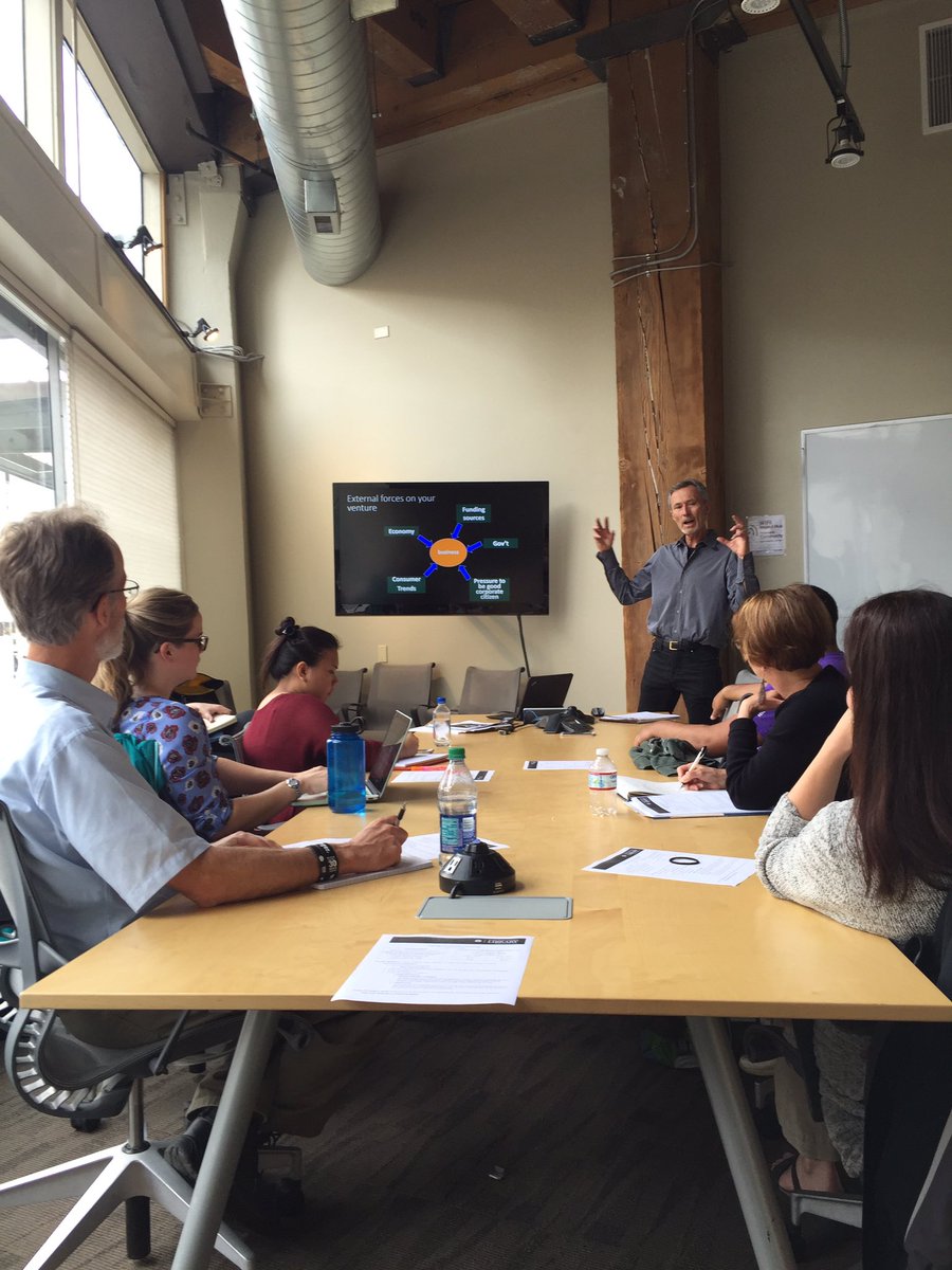 rmsigler's tweet photo. Bruce Baker teaching the basics on developing a business plan, using space provided by @hubsea #CSESPU https://t.co/ul0TLaPQsw