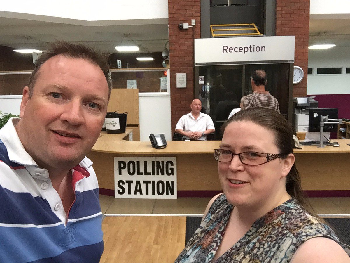 The "newbie" Evendons East town councillors doing our bit this evening #WokinghamEU #Brexit #Remain