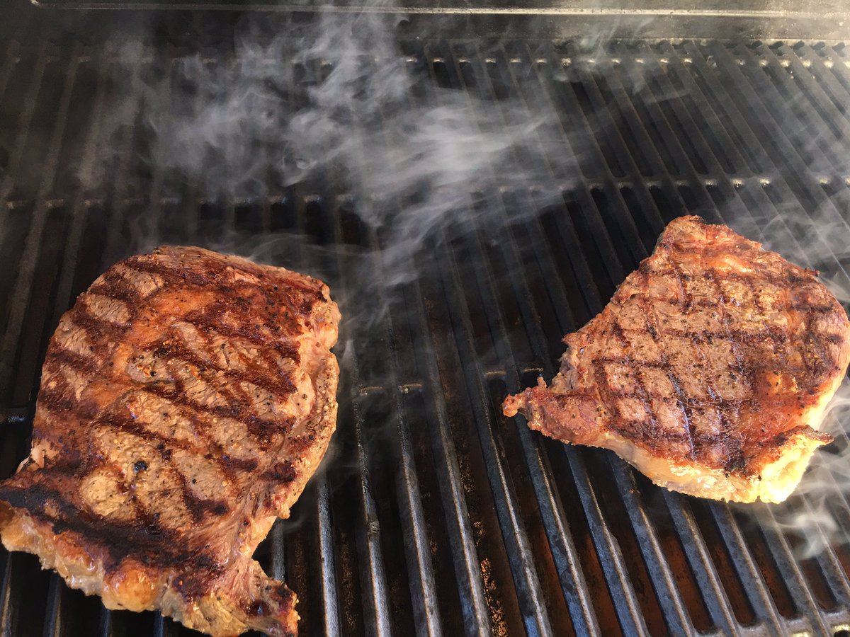 Howtocooksteaks's tweet photo. Nice #steak grill session today! Learn more at https://t.co/mGM1oGgQCZ https://t.co/HF0XQTzM4D