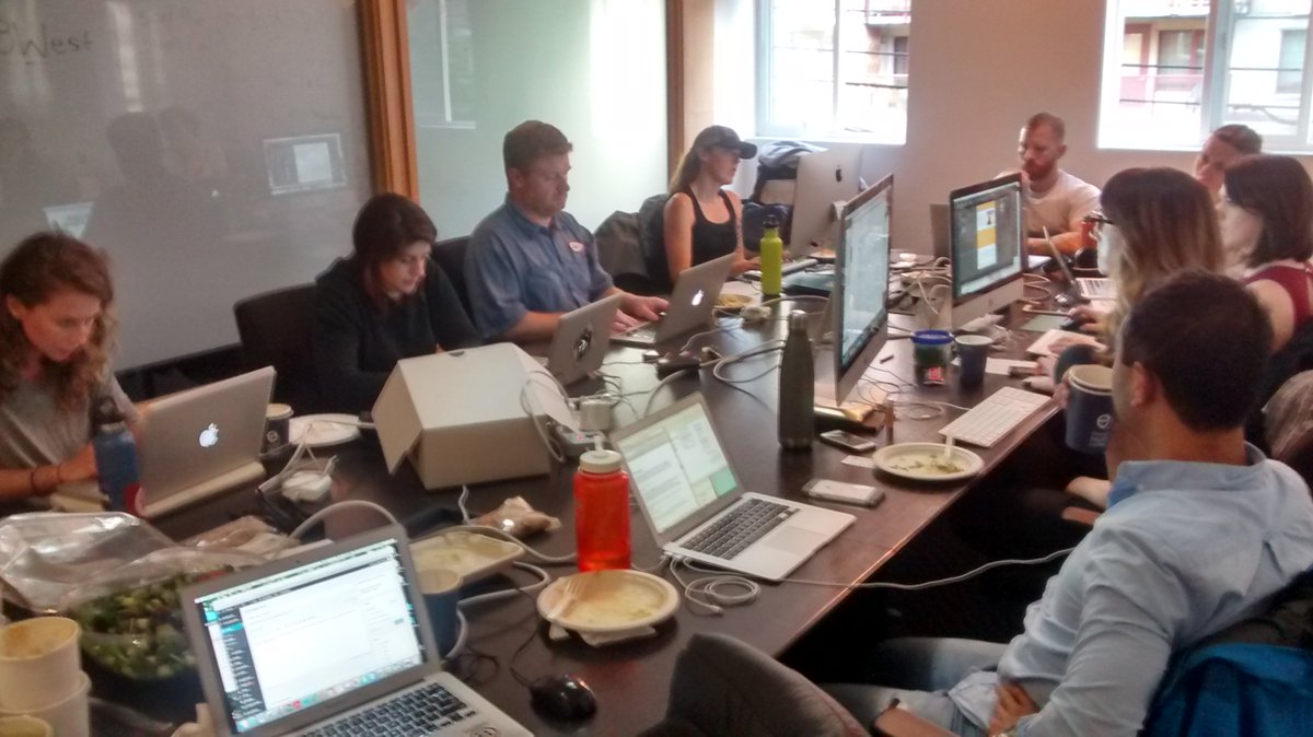 FlipsideCreates's tweet photo. We're halfway there! #12hoursdown #12hourstogo #createathon2016 https://t.co/2ysbXe19qW