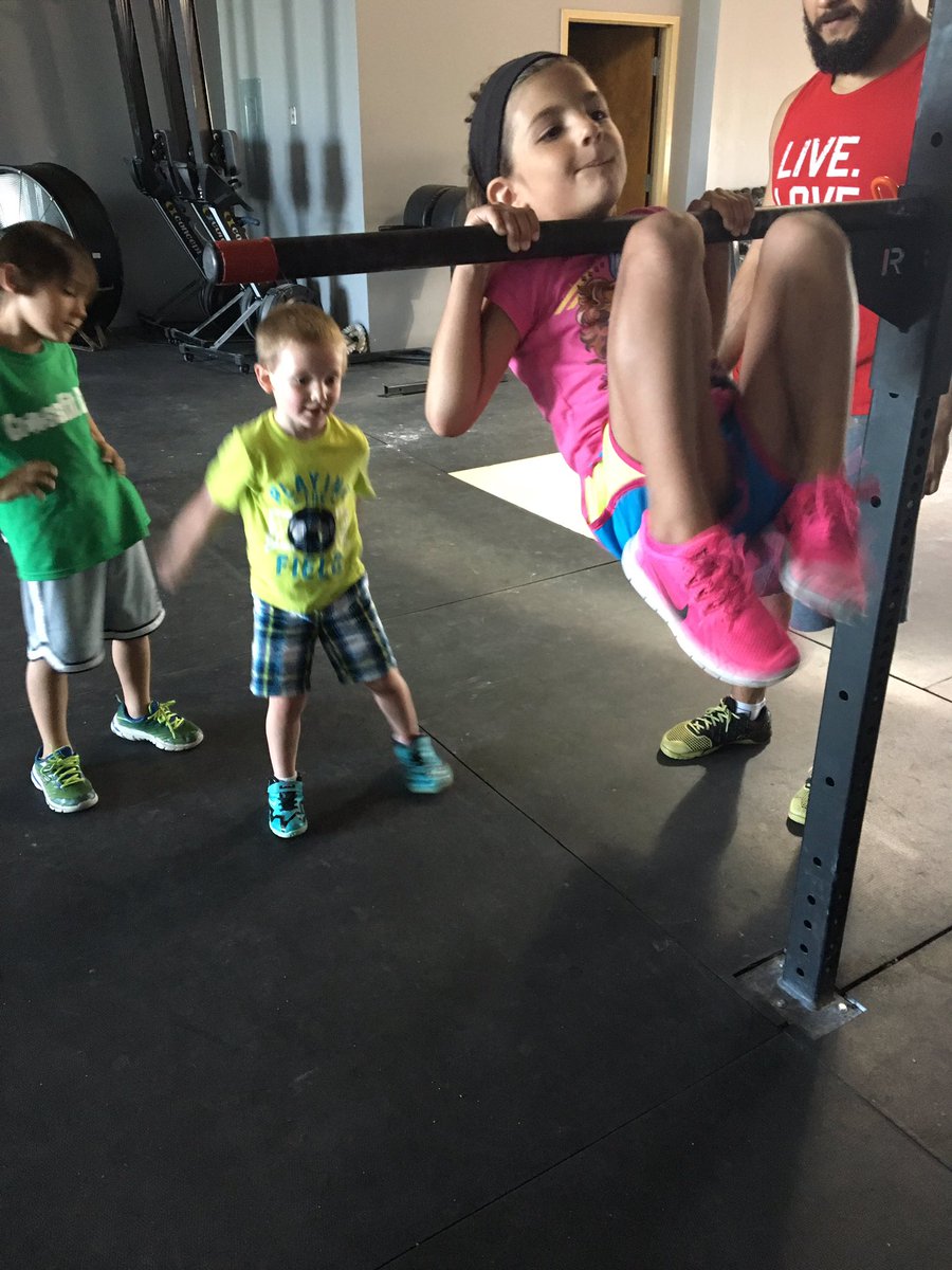 crossfitemics's tweet photo. Learning how to do some pull-ups at crossfit kids camp! #crossfitkids #crossfit #pullups #crossfitemics https://t.co/3y5EpWhSvz