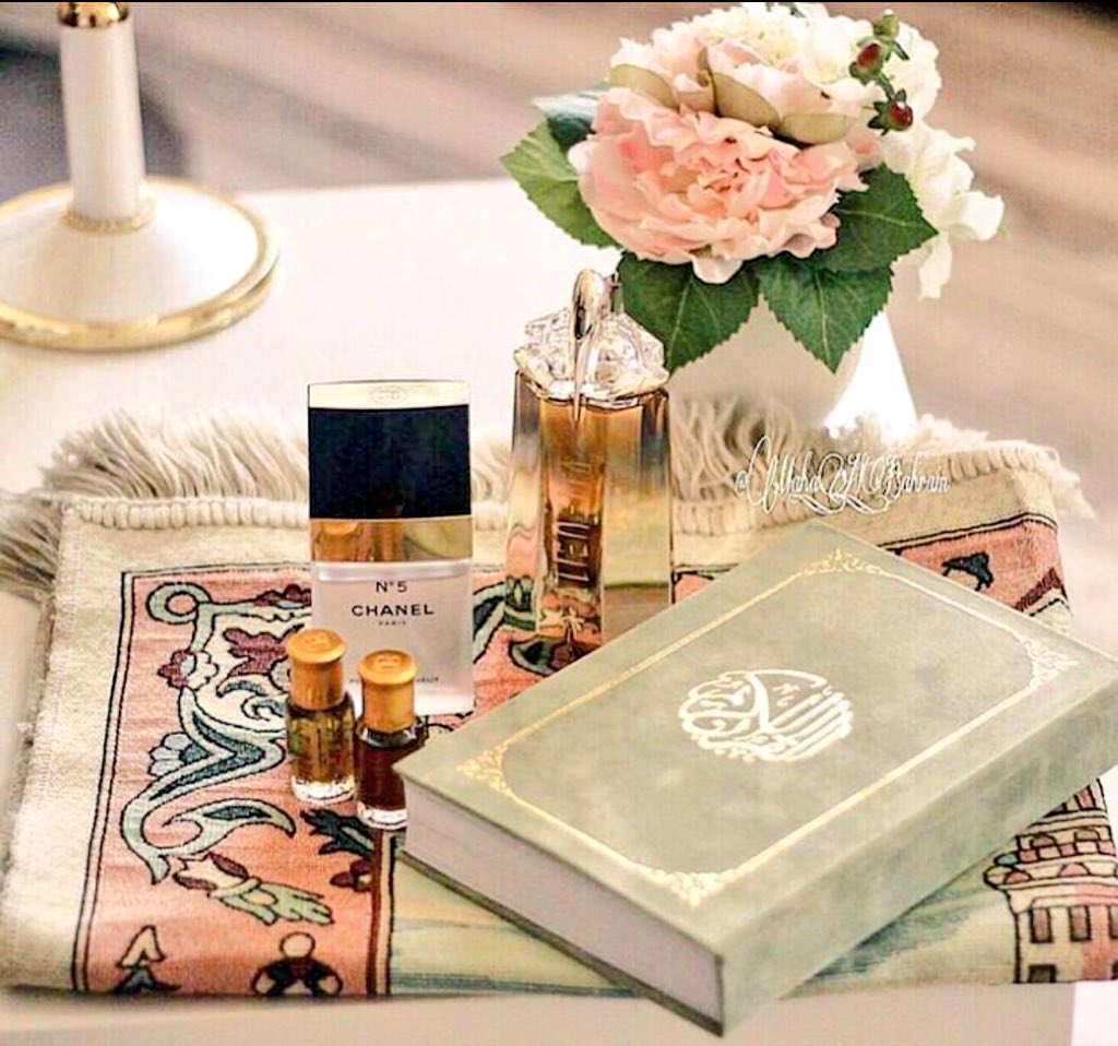__aa__nn__'s tweet photo. ﷽
{إن الله وملائكتَه يصَلون على النبي يا أيها الذين آمنواصلُّوا عليه وسلموا تسليما}
.
اللهم صل و سلم على نبينا محمدﷺ https://t.co/KF0Alh4dZb