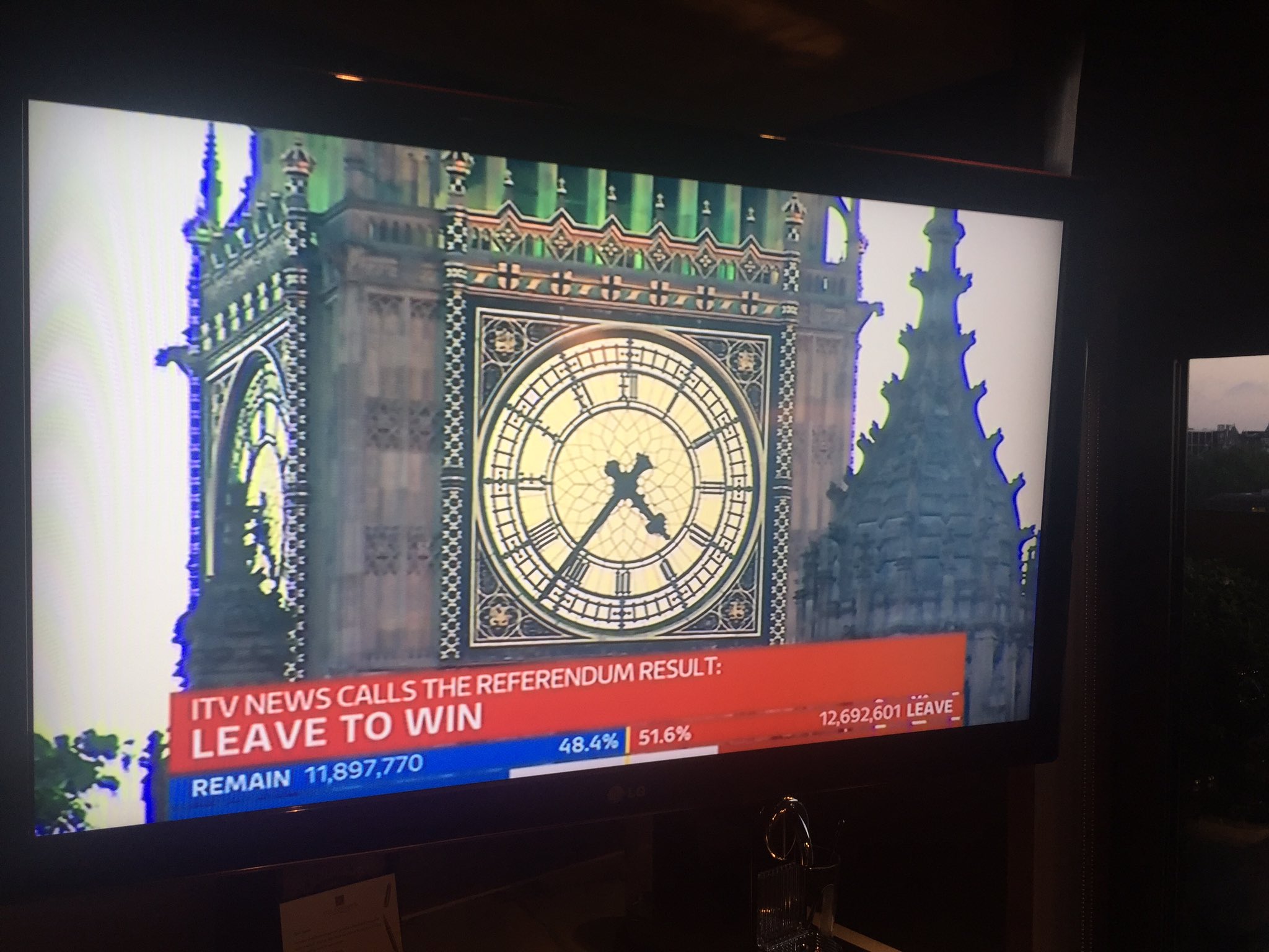 Clr7ivgVEAAAkWy.jpg:large