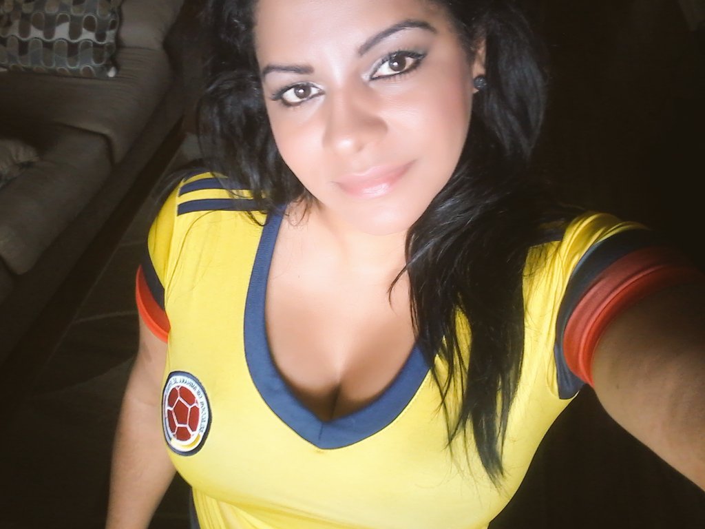 MILE35173522's tweet photo. @UnivisionSports  #voyalafinal
Vivo en CT....
Y no trabajo el lunes perfecto para disfrutar  de la gran final😉 https://t.co/O2cFu4syZ3