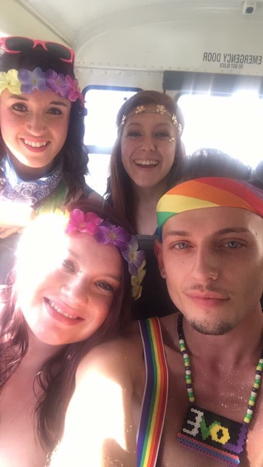 thegingersnapp's tweet photo. Friends that rave together stay together #SAMF2016 take me back ๐ฉ๐ #PLURFamily https://t.co/M1QnwKc7f4
