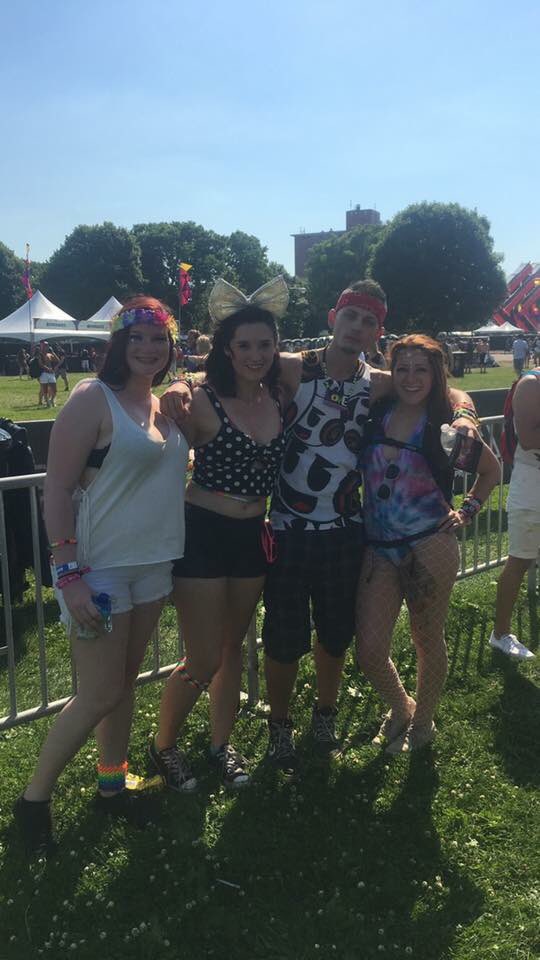 thegingersnapp's tweet photo. Friends that rave together stay together #SAMF2016 take me back ๐ฉ๐ #PLURFamily https://t.co/M1QnwKc7f4