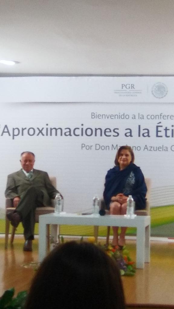Me encuentro en la conferencia de mi estimado Don Mariano Azuela Güitron.