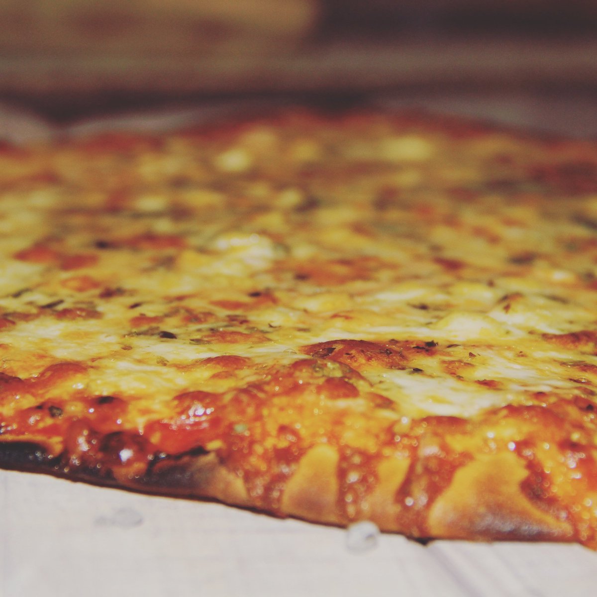 DonCatering's tweet photo. - #Pizza de #mozzarella 🍕
- 15' de #hornito eléctrico 
Y listo, tirate a disfrutar ✌
#DonCatering https://t.co/1muMBo0Sv5