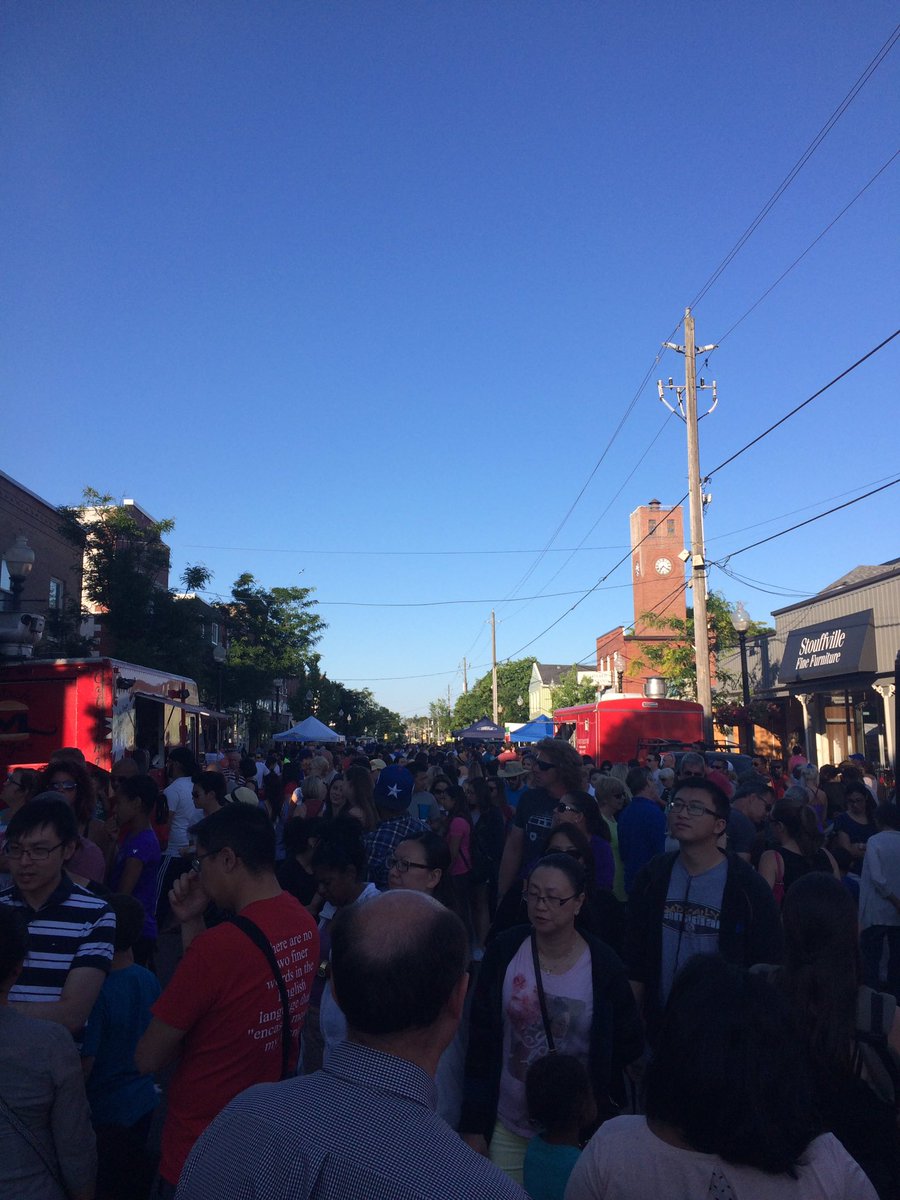 _BadgersHC's tweet photo. It's game day! Some of the boys are out at the Stouffville Food Truck Frenzy fuelling up for the game at 11pm https://t.co/98coQJrMAZ