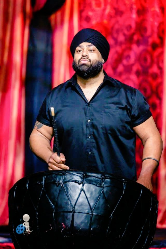 DholCircle's tweet photo. THE BIG SINGH!!!
#TheCalmBeforeTheStorm #TheBigSingh #dholcircle #nagara #gigs #drumcircle #TheCalmBeforeTheStorm https://t.co/vIIfPnoOEx