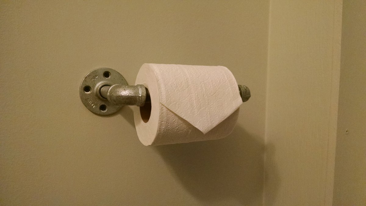 riverrunbnb's tweet photo. I'm kinda loving my new toilet paper holder. #toiletpaper #riverrunbnb https://t.co/Vo9UtKUhZb
