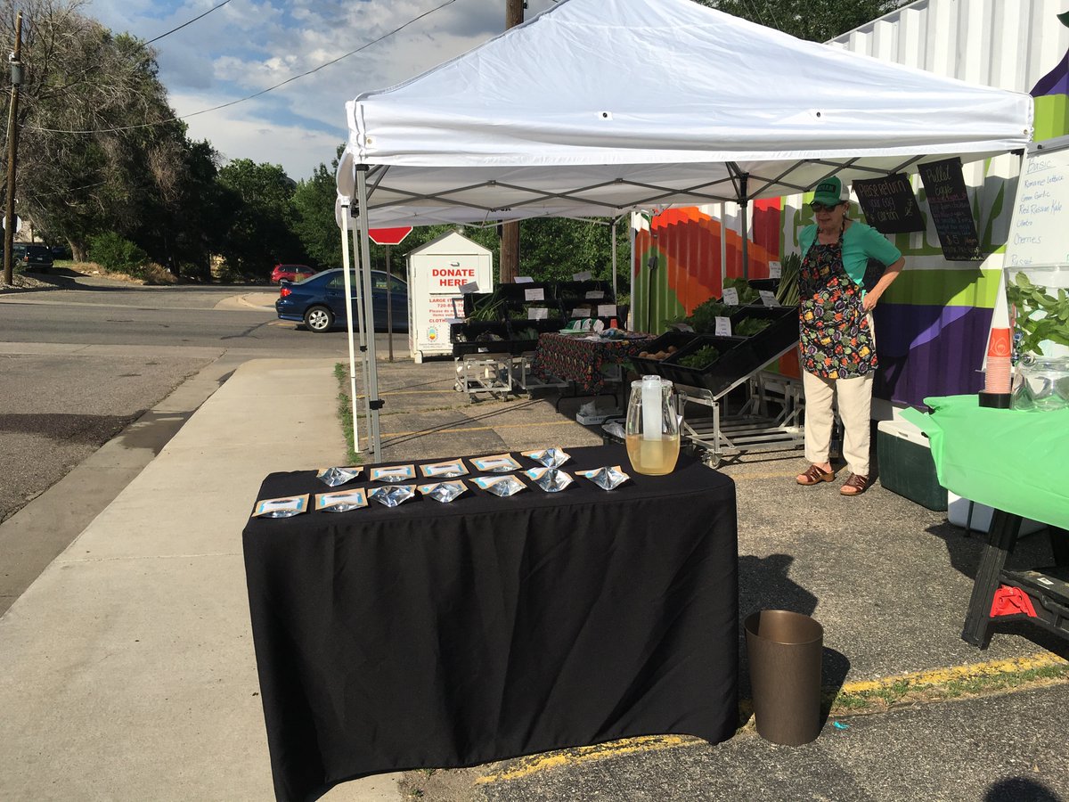 ConundrumTea's tweet photo. Come on down to @GoldenFarmCoop CSA pickup and try the iced Jade Kukicha Green Tea until 7 pm! 
#jadekukicha #csa https://t.co/m7G3PN8gyk