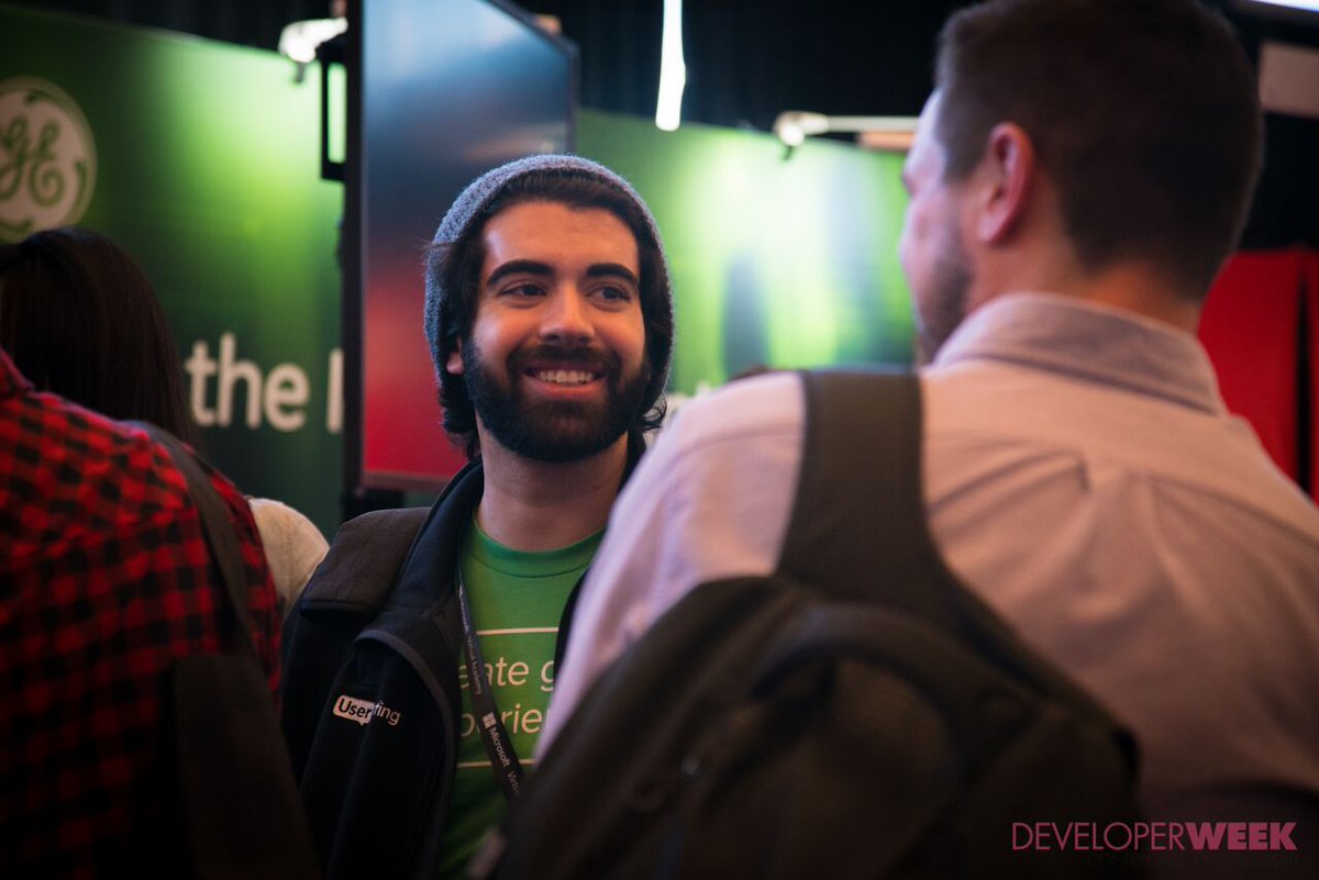StackWorld_'s tweet photo. Vote for the best #startup at #StackWorld16 Startup Challenge https://t.co/liPKvNmAer https://t.co/uO6o3IFCCC