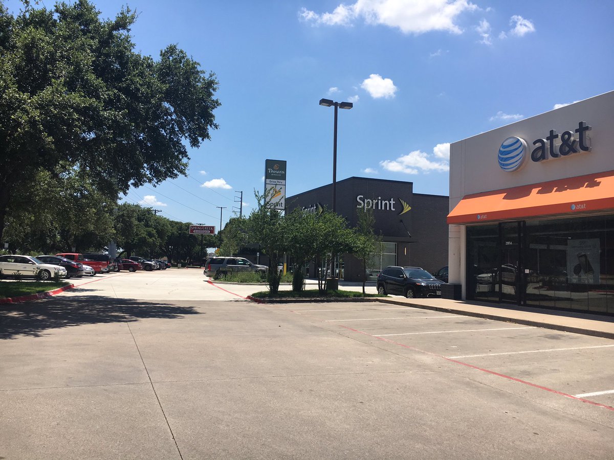 What's the difference between the two company stores? Hint #emptyparkinglot