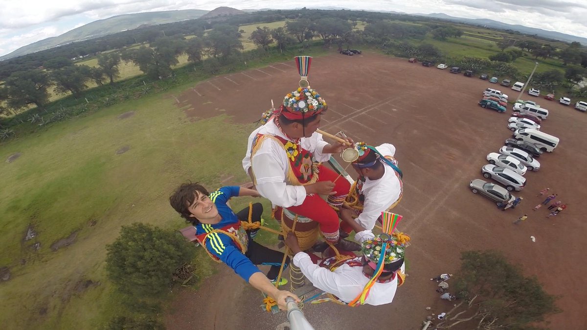 Daniel Tirado recorre el mundo ganando dinero con su blog y nos dice cómo lograrlo. goo.gl/OMmahQ