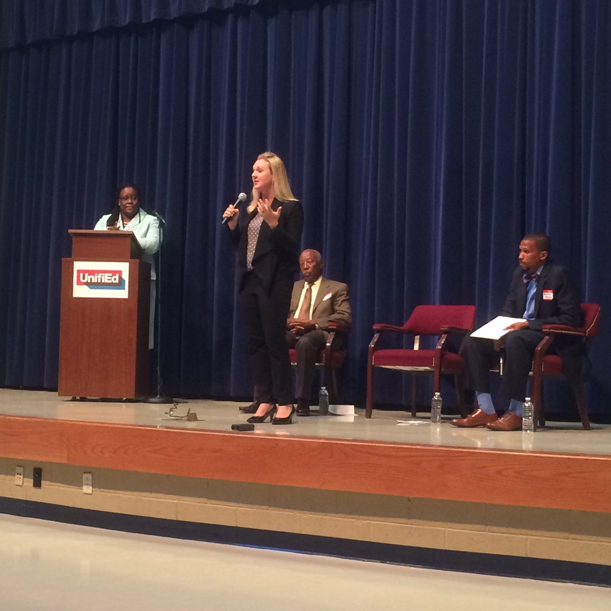trobinsond4's tweet photo. A great debate for HCDE District 4 candidates! Thanks @UnifiEdHC for hosting! Go Tiffanie Robinson D4!! https://t.co/CH3piuZR6V