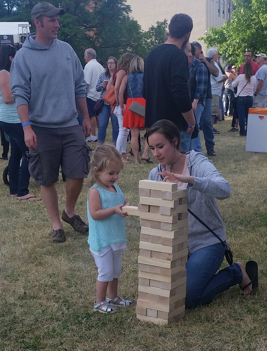 RealRock951's tweet photo. Some of tonight's Party in the Park
Shenanigans #PITP2016 https://t.co/MVxP5JCrRu