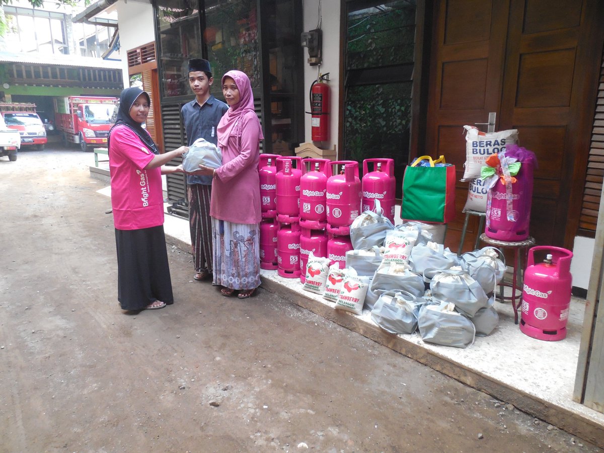 ALFIILBright's tweet photo. Jangan sampai lupa ya datang Ke Bazar Sembako di Jepara. Bawa si Pinky pulang dan dapatkan doorprizenya ^_^ https://t.co/SsAeEeLvAY