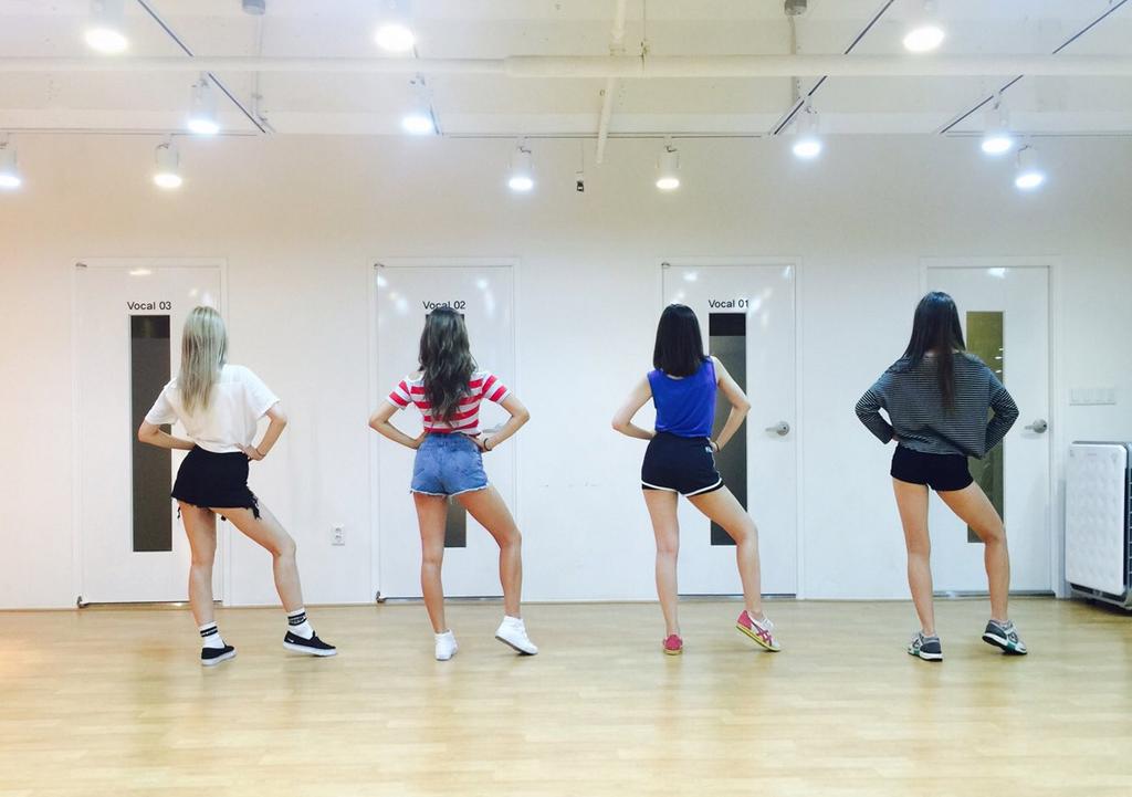 [INFO] Seungyeon will be doing a stage with Twice's Momo, Red Velvet's Joy, and possibly Gfriend's Yuju. #CLC