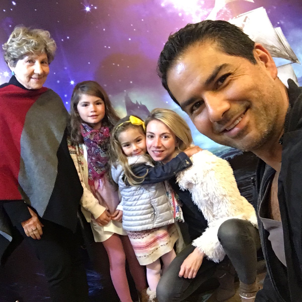 Listos para conocer a Peter Pan en el Jorge Eliecer Gaitán. <a href="/PeterPanCol/">PeterPanEnColombia</a>