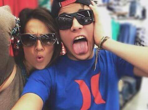 Laura1303Pdcm's tweet photo. @kellypenaranda Happy Birthday a la tía mas linda, especial y dedicada de Youtube💕Te Quiero Mucho @villalobossebas https://t.co/895gNKgAxt