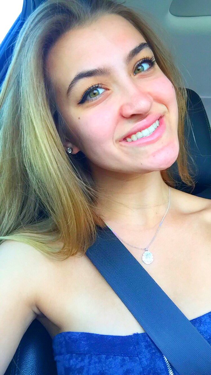 emilyymalito's tweet photo. happier than everrr :) 🌎🌞🍃 https://t.co/DLAK8sfFB5
