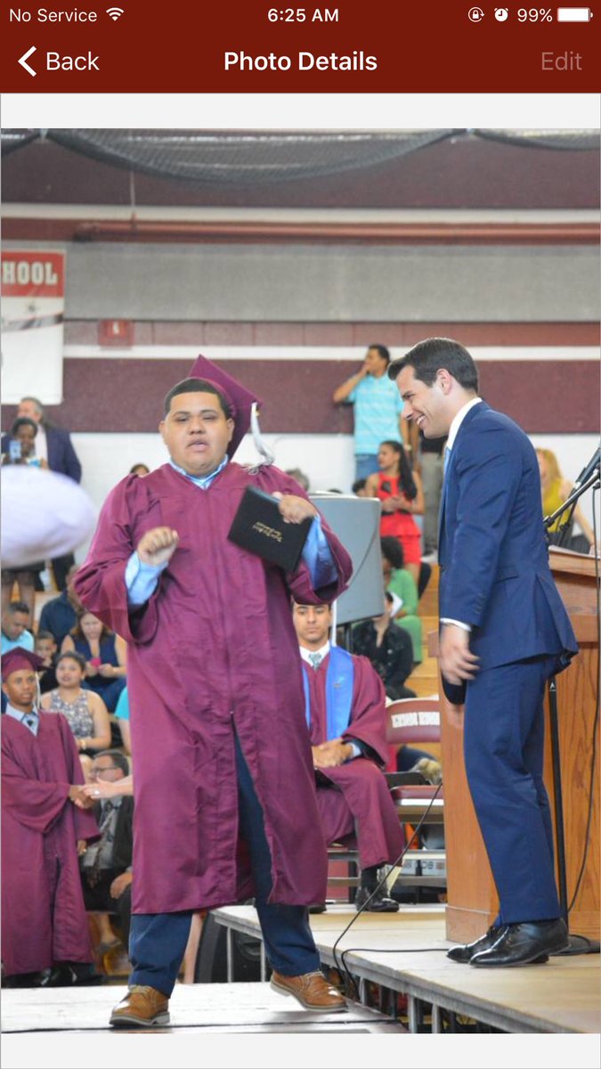 g_ortega25's tweet photo. Lmaoooo haighttttt my nigga bustinn them moves https://t.co/uHY9CVy38z